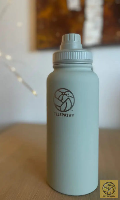 Telepathy Customizable Water Bottle With Magnetic Phone Holder 1000Ml / Soft Sage Green Drinkware